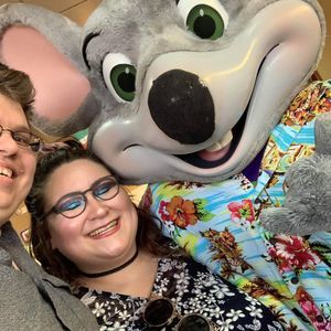 Meet your Posher, Caitlin